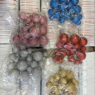 Faux  Glitter balls ( 1 pack)